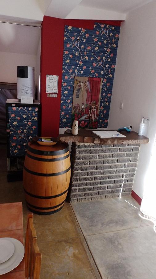 Larochelle Guesthouse Keetmanshoop Exterior foto
