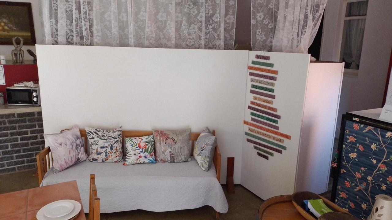 Larochelle Guesthouse Keetmanshoop Exterior foto