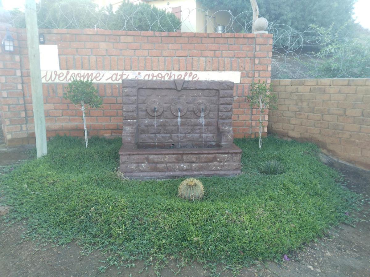 Larochelle Guesthouse Keetmanshoop Exterior foto