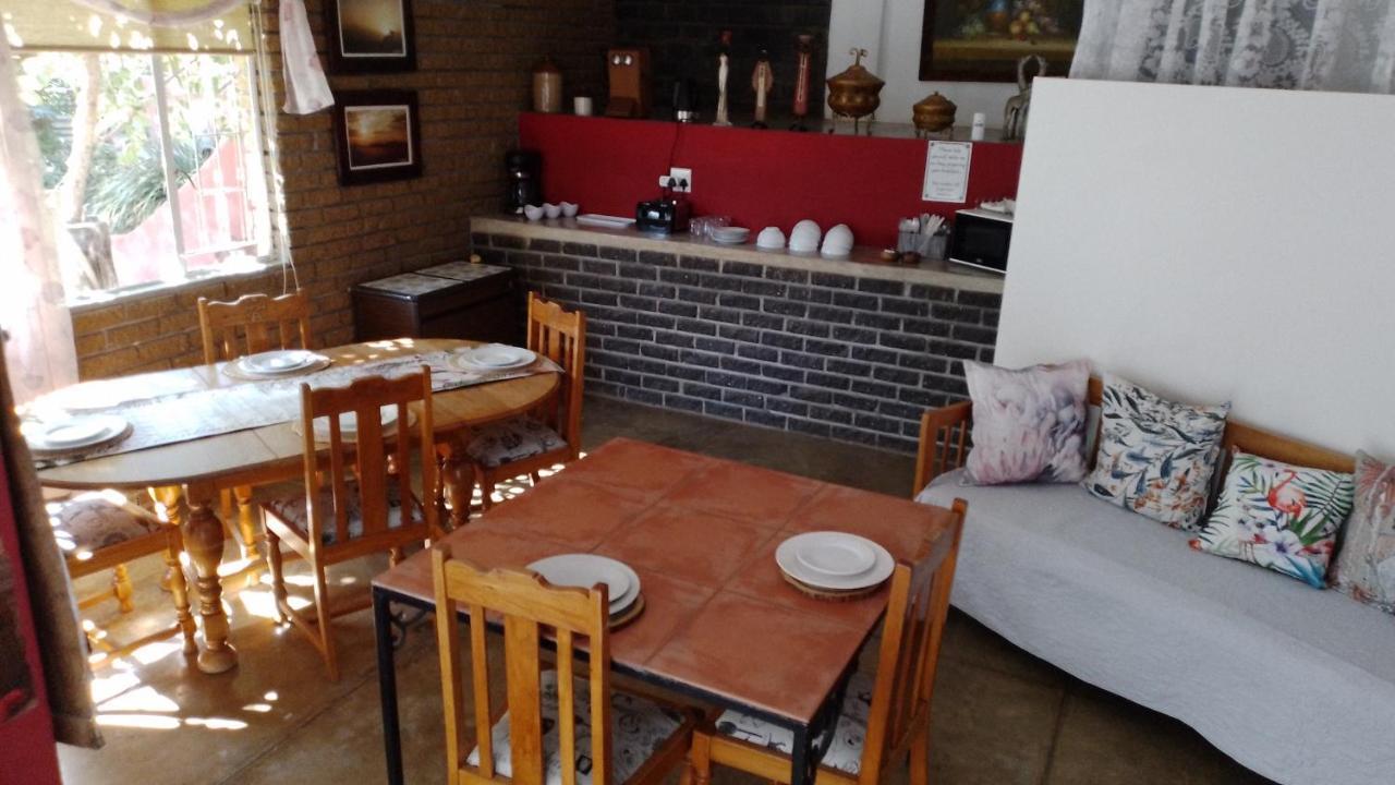 Larochelle Guesthouse Keetmanshoop Exterior foto