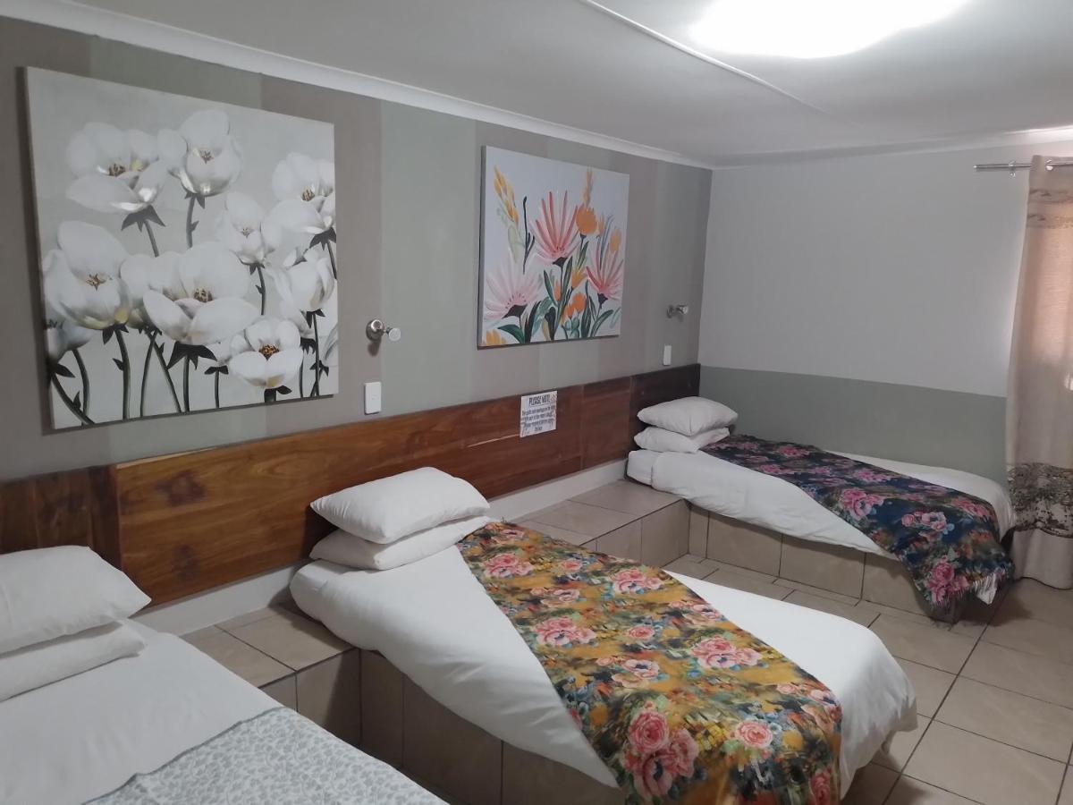 Larochelle Guesthouse Keetmanshoop Zimmer foto