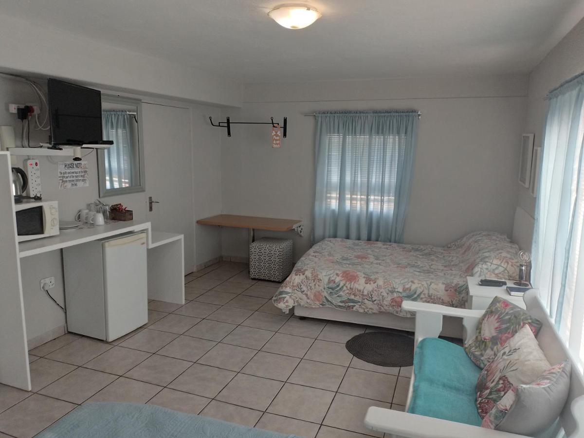 Larochelle Guesthouse Keetmanshoop Exterior foto